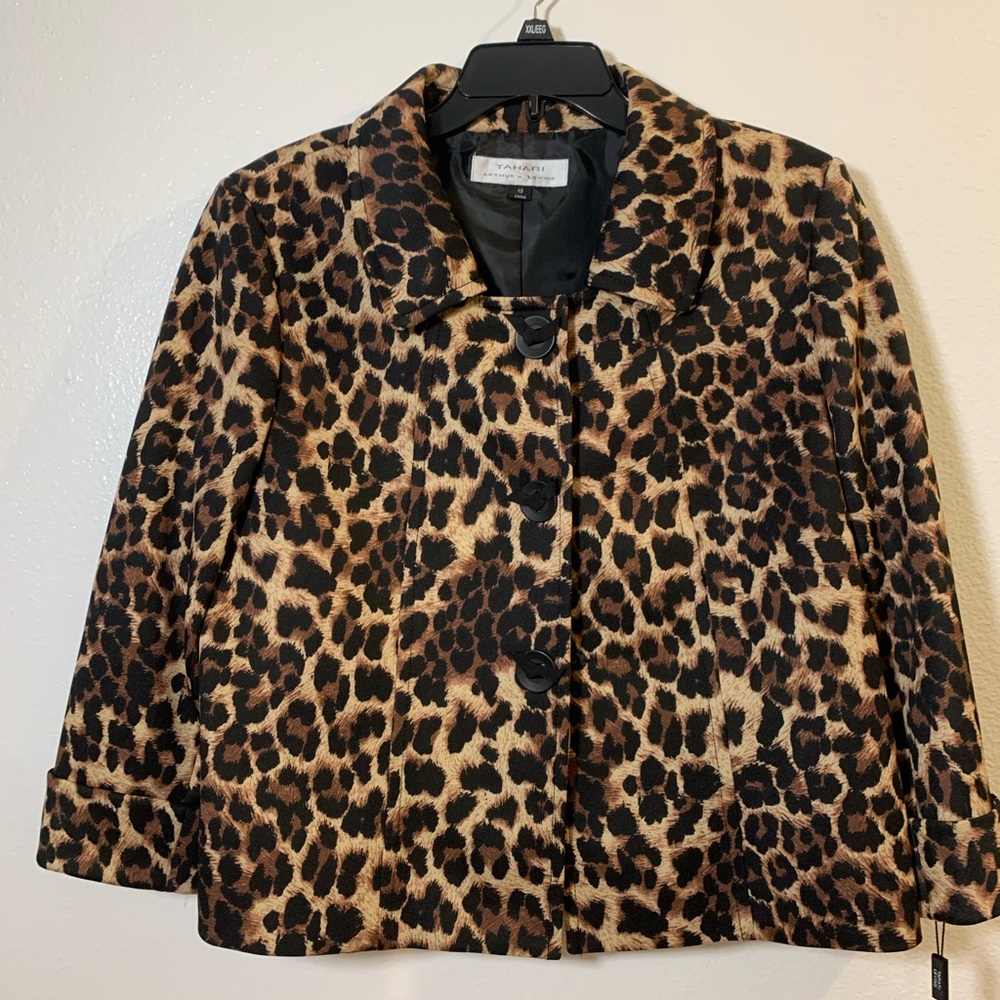 Tahari animal print soft comfy jacket.  Size 12